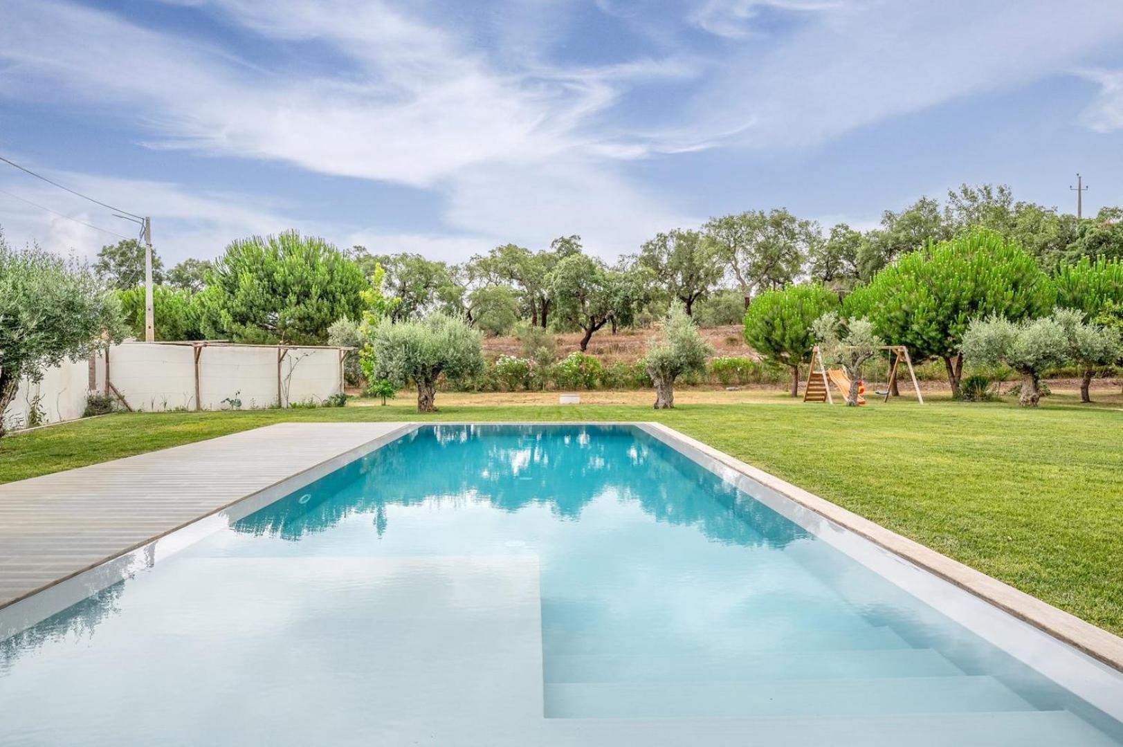 Refreshing Poolside Escape In Ponte De Sor Hotel Exterior foto