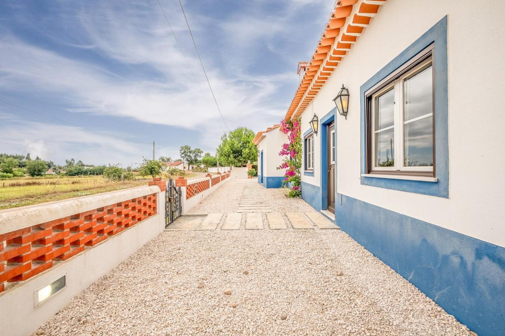 Refreshing Poolside Escape In Ponte De Sor Hotel Exterior foto